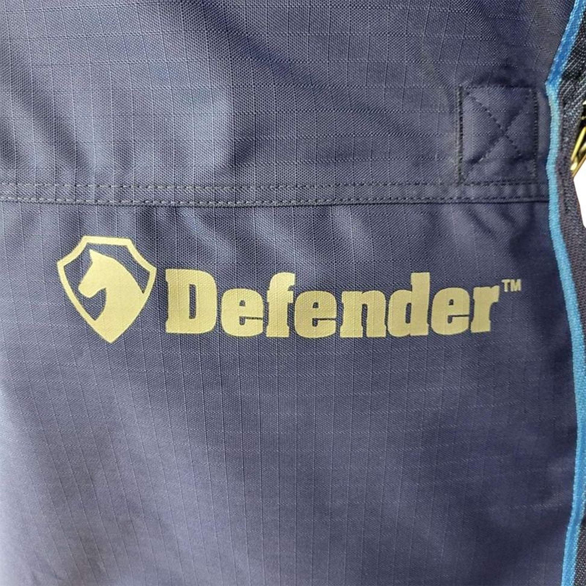 Defender 600D 250g Detach Neck Turnout Blanket