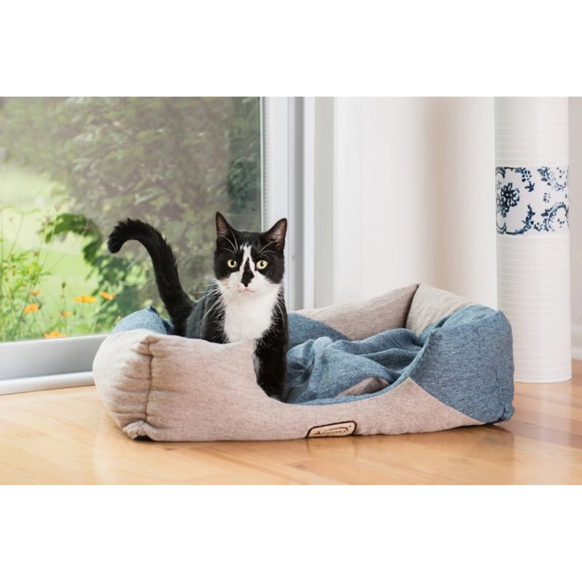 Armarkat C47 Nest Cat Bed